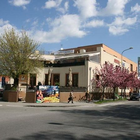 Hotel Oko Nitra Extérieur photo
