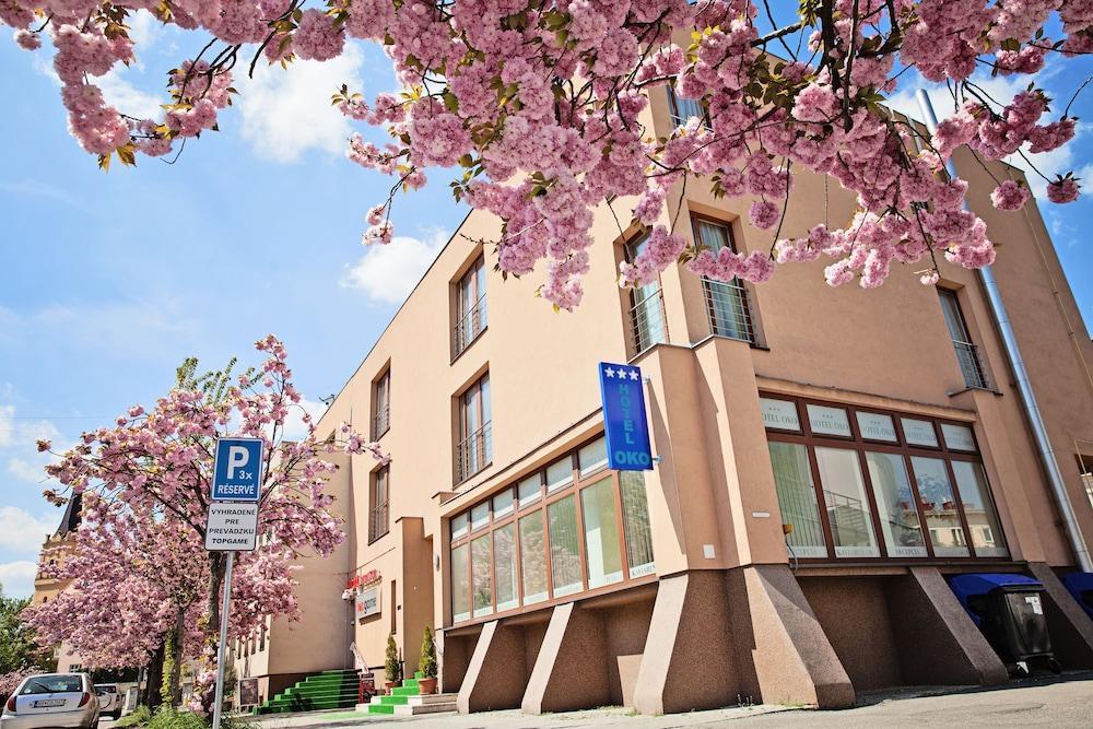 Hotel Oko Nitra Extérieur photo