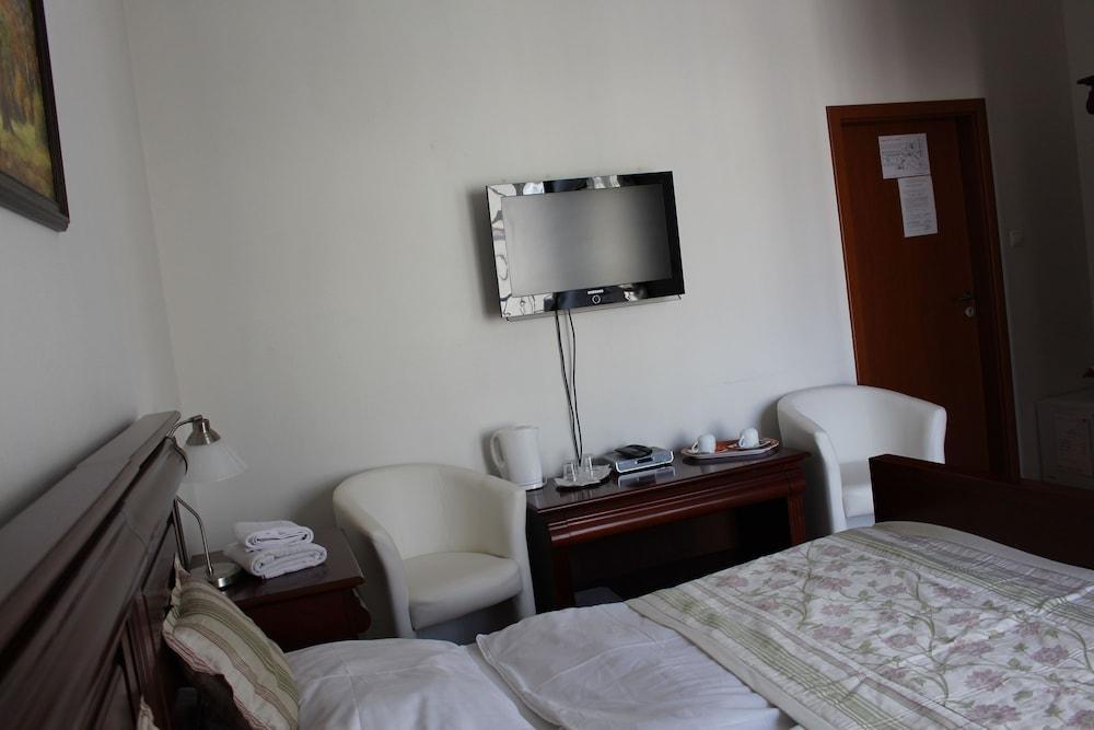 Hotel Oko Nitra Extérieur photo