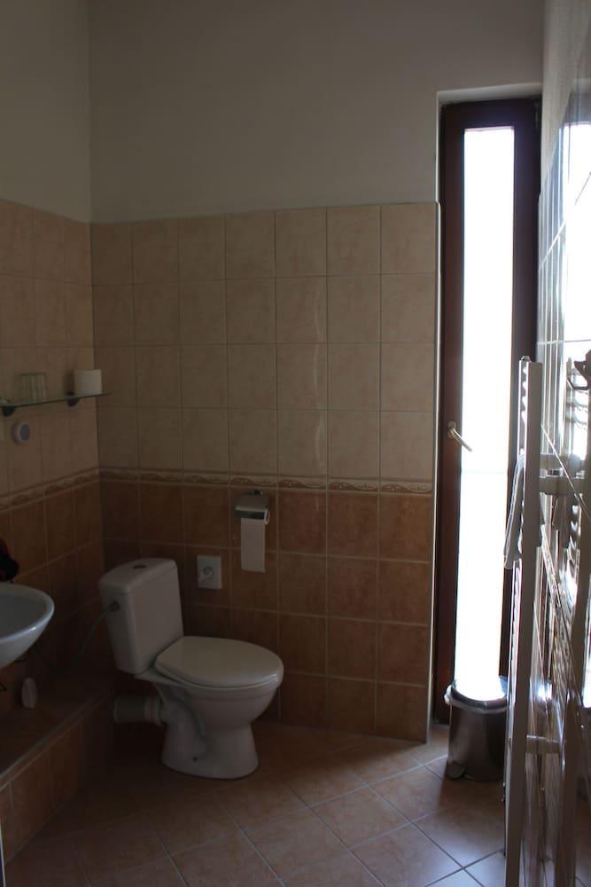 Hotel Oko Nitra Extérieur photo